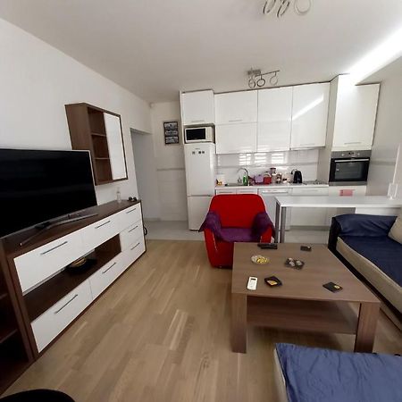 Skopje Contemporary Apartment Bagian luar foto