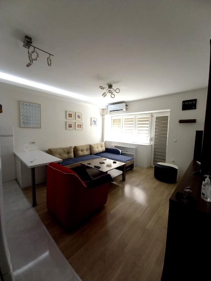 Skopje Contemporary Apartment Bagian luar foto
