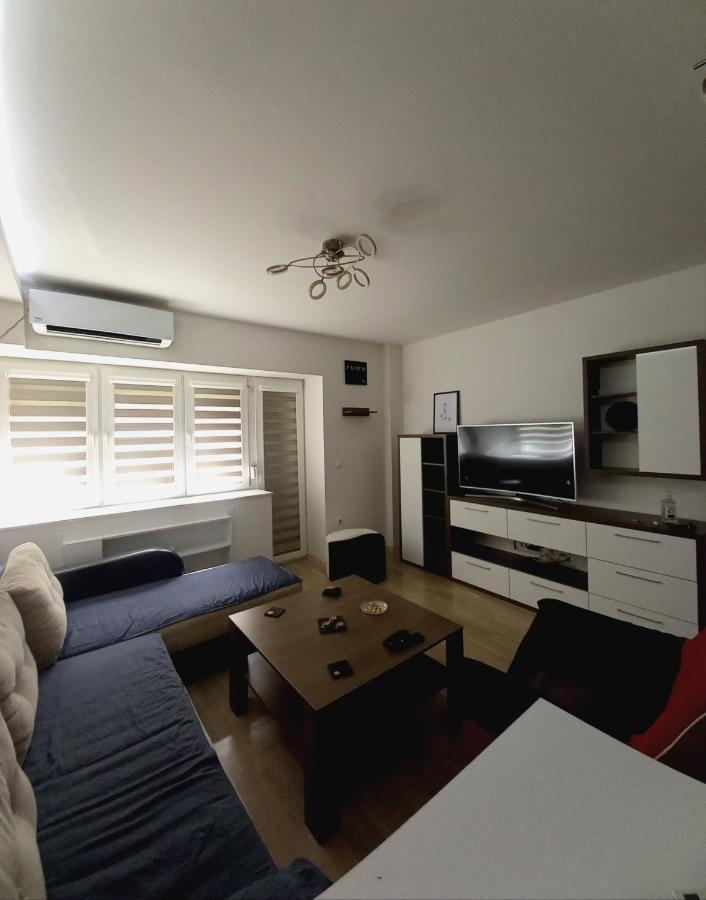 Skopje Contemporary Apartment Bagian luar foto